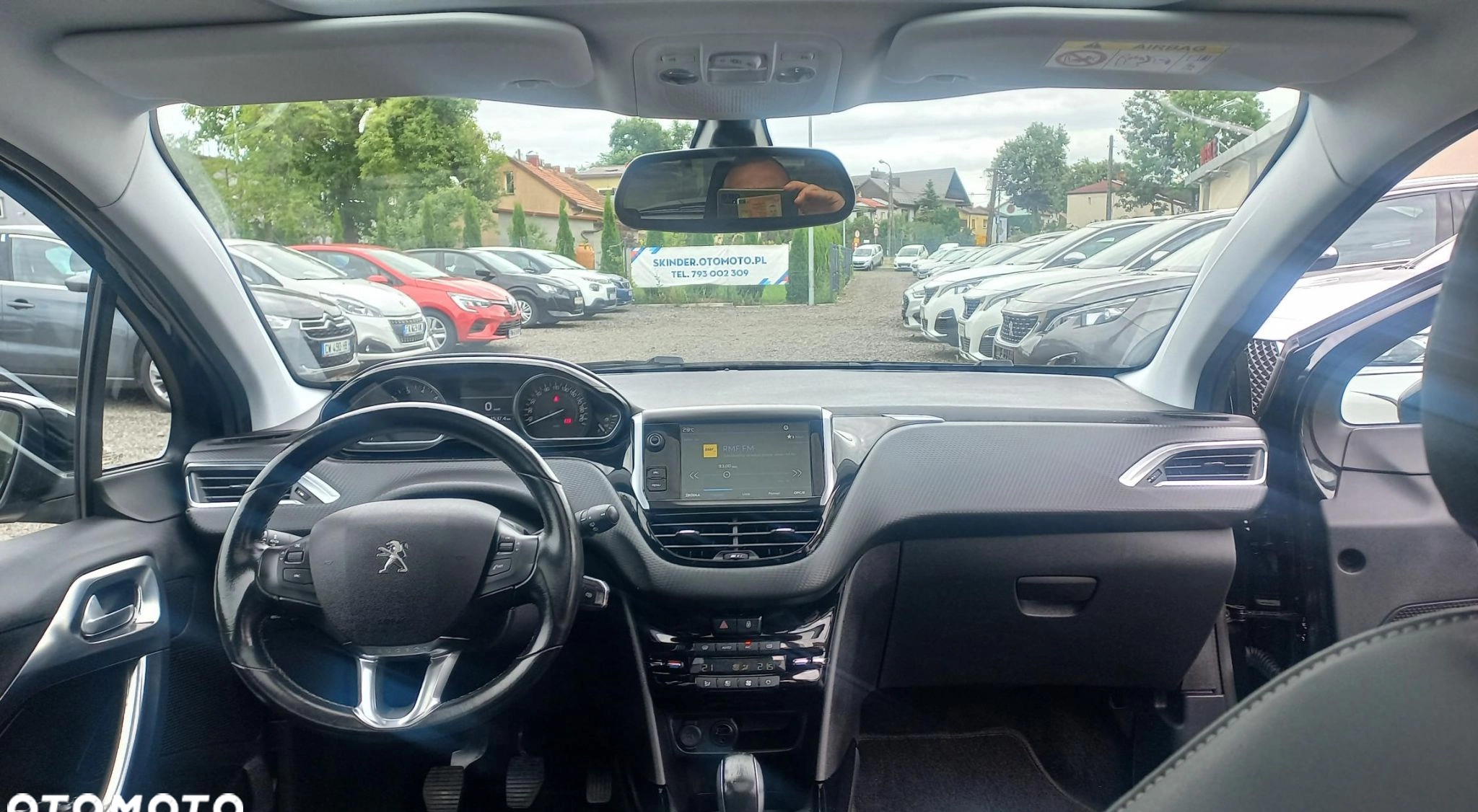 Peugeot 2008 cena 51999 przebieg: 62000, rok produkcji 2018 z Pińczów małe 92